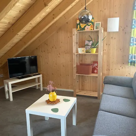 Διαμέρισμα Holzliebe Mit Donaublick