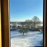 Holzliebe Mit Donaublick 아파트