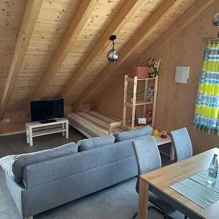 Holzliebe Mit Donaublick