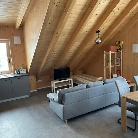 아파트 Holzliebe Mit Donaublick *